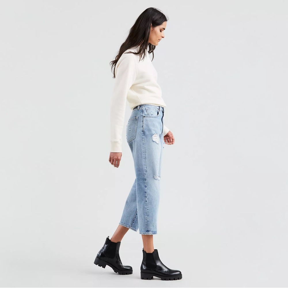 NWT Levi’s Barrel Crop Relaxed Fit Ankle
Length Size 31 - Picture 2 of 8